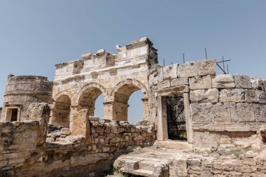 Hierapolis antik kenti Pamukkale, Türkiye'de Bizans kapıda.