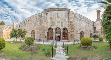 Yüksek çözünürlük dış panoramik etkileyici Anadolu beylikleri içinde Selcuk,Izmir,Turkey.28 dan Ağustos 2017 kalan mimari sanat eserleri olan İsa Bey Camii