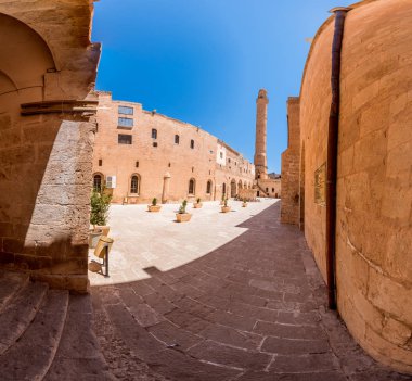 Yüksek çözünürlüklü panoramik (bin dolar) Ulu Cami, Mardin,Turkey.17 Haziran 2018 popüler bir dönüm noktası