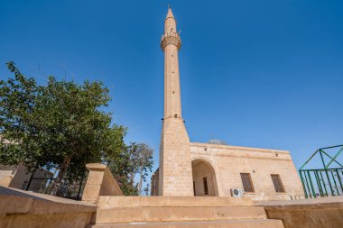 Şanlıurfa, Türkiye'de imam Köyü'nde Imam Muhammet bakır caminin dış görünümü.