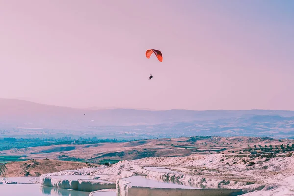 Τιρκουάζ Χρώμα Προβολή Των Παμούκαλε Βαμβάκι Κάστρο Είναι Δημοφιλής Τραβερτίνη — Φωτογραφία Αρχείου