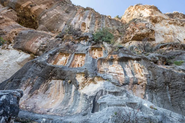 外観観 Adamkayalar 文字通り Silifke メルスィン トルコのトロス山脈上に位置する男岩 — ストック写真