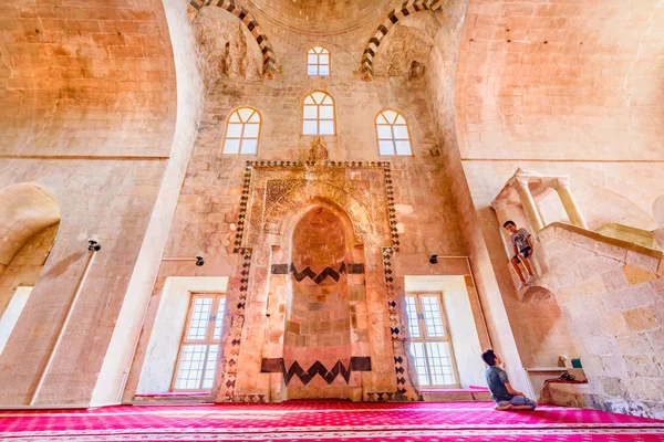 Kimliği Belirsiz Çocuklar Eğlenceli Zinciriye Medrese Mardin Turkey Haziran 2018 — Stok fotoğraf