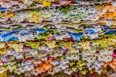 Bir yığın arka plan ın Bazaarı durak Istanbul, Türkiye'de de geleneksel renkli ipek, Kaşmir baş eşarp veya şal ve kumaş oluşur