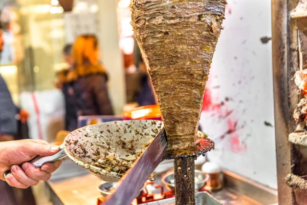 Ягненок Нарезанный Гриле Баранина Традиционное Мясо Подается Шаурма Кебаб Сэндвич — стоковое фото