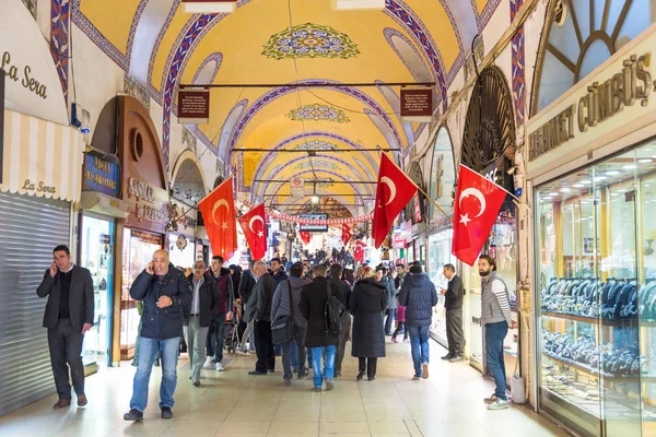 Los Turistas Que Visitan Corredor Interior Del Gran Bazar Uno —  Fotos de Stock