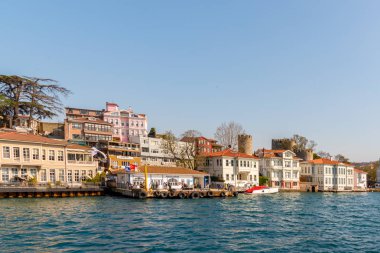 İskele Anadolu Hisarı Anadolu, kale (Anadolu Hisarı) Istanbul Turkey.15 Nisan, 2017