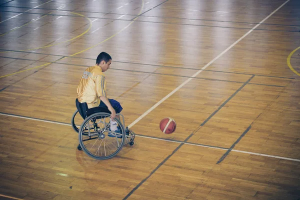 Pessoas Não Identificadas Jogando Jogo Amigável Basquete Cadeira Rodas Show — Fotografia de Stock