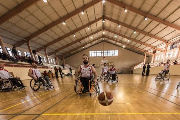 Pessoas Não Identificadas Jogando Jogo Amigável Basquete Cadeira Rodas Show — Fotografia de Stock