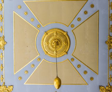 Bir büyük Müzesi hedef Istanbul,Turkey.11 Nisan 201 Topkapı Sarayı'nda bir oda dekore edilmiş tavan bulur