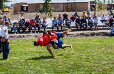 Kimliği belirsiz aba gurescileri(kuroshio/wrestlers). ABA güreş de denilen Asirtmali Aba Wrestling.Istanbul,Turkey - 28 Ağustos 2016 geleneksel bir Türk güreş olduğunu