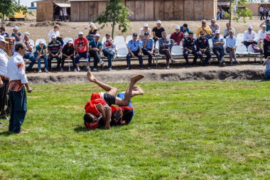 Kimliği belirsiz aba gurescileri(kuroshio/wrestlers). ABA güreş de denilen Asirtmali Aba Wrestling.Istanbul,Turkey - 28 Ağustos 2016 geleneksel bir Türk güreş olduğunu