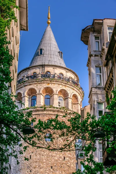 Neznámí Lidé Horní Části Galata Tower Architektura Kamenná Věž Středověkého — Stock fotografie