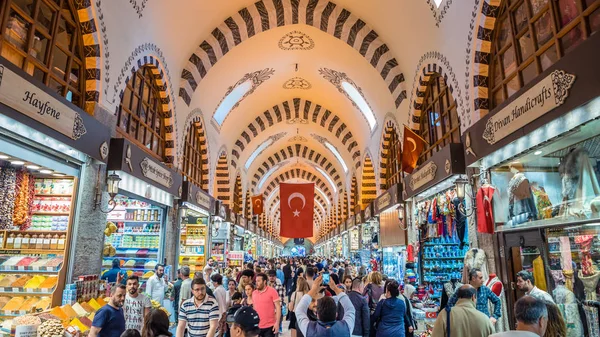 Neznámí Lidé Chodí Koření Nebo Egyptský Bazar Slavný Kryté Nákupní — Stock fotografie