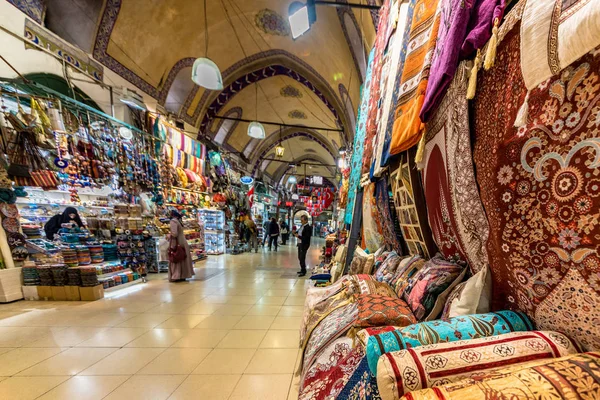 Persone Non Identificate Visita Grand Bazaar Shopping Tappeto Turco Moquette — Foto Stock