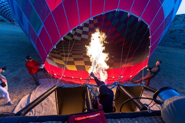 Preparación Globo Aerostático Para Volar Sobre Valle Capadocia Anatolia Turquía —  Fotos de Stock