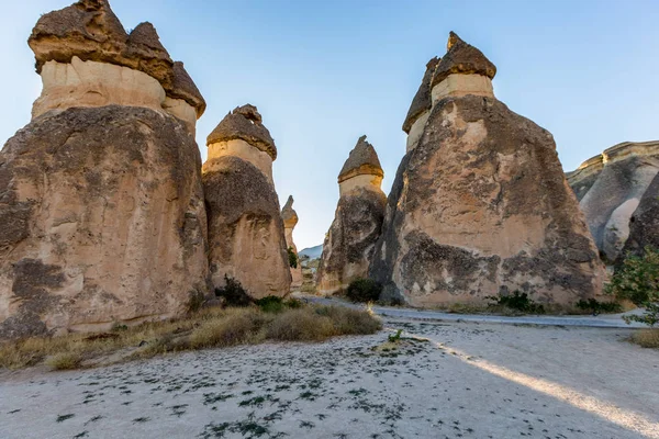 Camini Fiaba Cappadocia Sullo Sfondo Del Cielo Blu Turchia Grande — Foto Stock