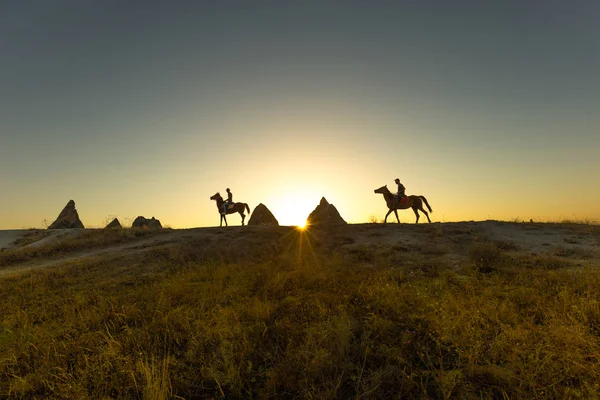 카파도키아 최고의 뜨거운 비행의 Cappadocia Anatolia Turkey 명소에 골짜기의 배경에 — 스톡 사진