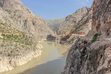 Manzaralı karanlık Kanyon kasaba Kemaliye (Egiin), Erzincan, Türkiye içinde