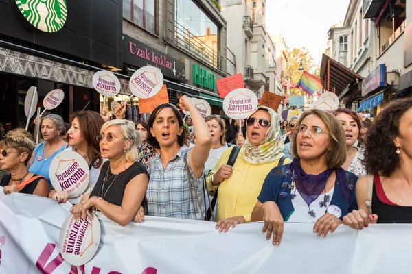 Women Protesters Rally Kadikoy Interfering Women Clothes Women Carry Touch — Stock Photo, Image