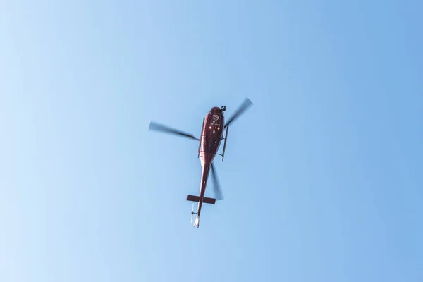 Helicóptero Volando Cielo Azul Estambul Turquía —  Fotos de Stock