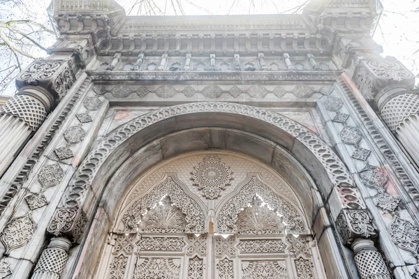 Vista Exterior Porta Palácio Ciragan Ciragan Street Antigo Palácio Otomano — Fotografia de Stock