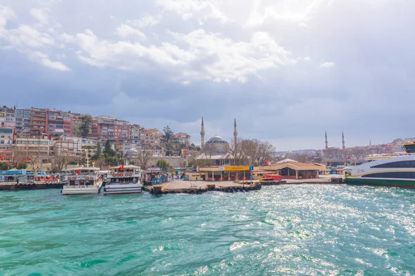 Ocak 201, Istanbul,Turkey.03, Boğaziçi'nin Anadolu Yakası Üsküdar iskele panoramik bulur