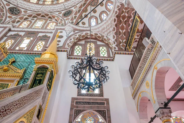 Belső Udvarra Valide Cedid Mecset Található Uskudar Istanbul Turkey Január — Stock Fotó