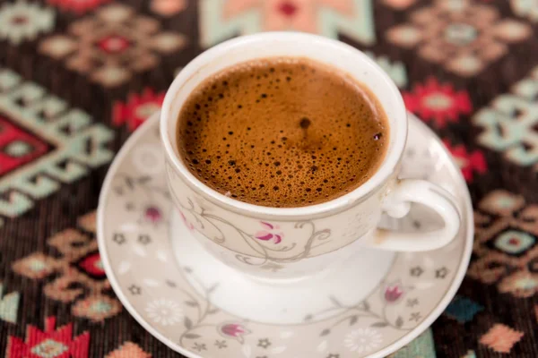 Верхний Вид Традиционного Турецкого Кофе Приготовленного Угле Подается Чашке Традиционном — стоковое фото