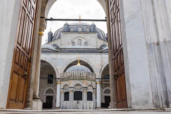 Exteriör Valide Cedid Moskén Ligger Uskudar Istanbul Turkey Januari 2018 — Stockfoto