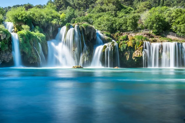 Hosszú Expozíció Érdekében Vízesés Skradinski Buk Krka Nemzeti Parkban Horvát — Stock Fotó