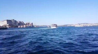 Zaman atlamalı boğaz, Galata Köprüsü ve yeni Camii, Eminönü bölgesinde, Istanbul, Türkiye.