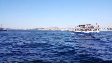 Zaman atlamalı boğaz, Galata Köprüsü ve yeni Camii, Eminönü bölgesinde, Istanbul, Türkiye.