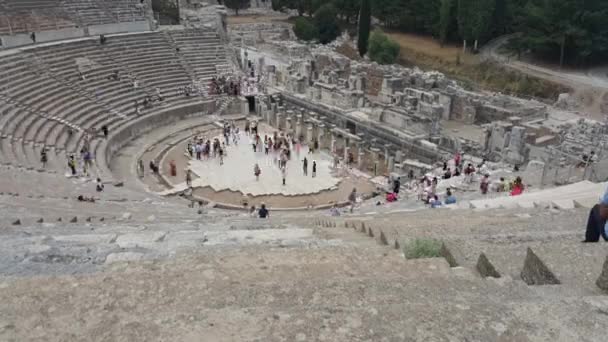 セルチュク イズミール トルコ 2017 エフェソスの歴史古代都市で古代遺跡を訪問 — ストック動画