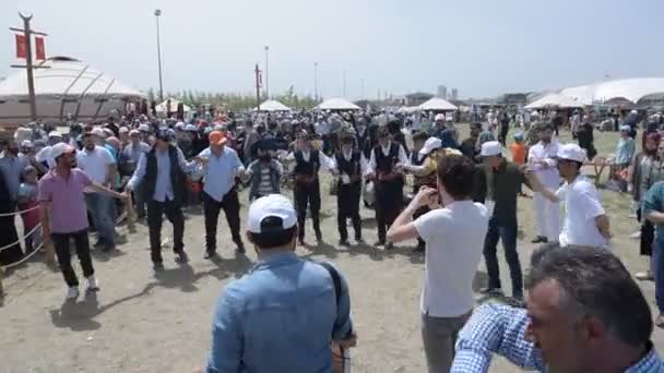 Istanbul Turchia Maggio 2017 Persone Non Identificate Danzano Folklore Radicale — Video Stock