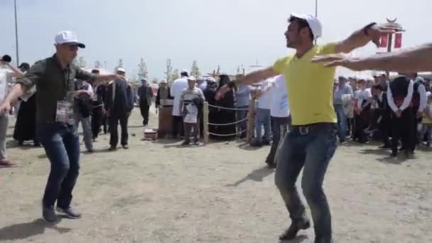 Istanbul Turkiet Maj 2017 Oidentifierade Personer Dansar Raditional Folklore Med — Stockvideo