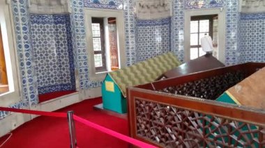 Konya, Türkiye'de Mevlana Müzesi'nde Mevlana türbesi. 28 Ağustos 2017.