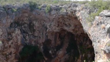 Silifke semtinde, Mersin Türkiye cehennem çukuru hava iç görünüm.