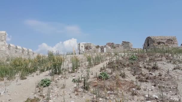 Ayasuluk Ayasuluk の丘の上に城のパノラマ風景 要塞はビザンチンとオスマン帝国の時代にさかのぼる セルチュク イズミール トルコ — ストック動画