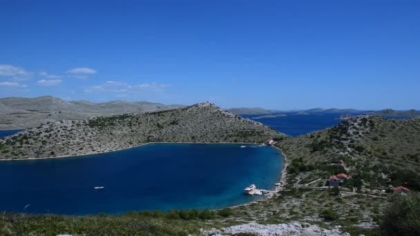 Görünümü Bir Marina Yat Yelkenli Için Milli Parkı Kornati Adaları — Stok video