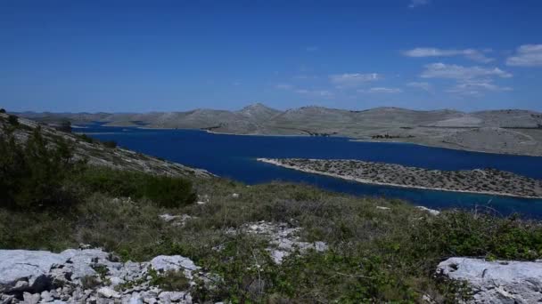 Görünümü Bir Marina Yat Yelkenli Için Milli Parkı Kornati Adaları — Stok video