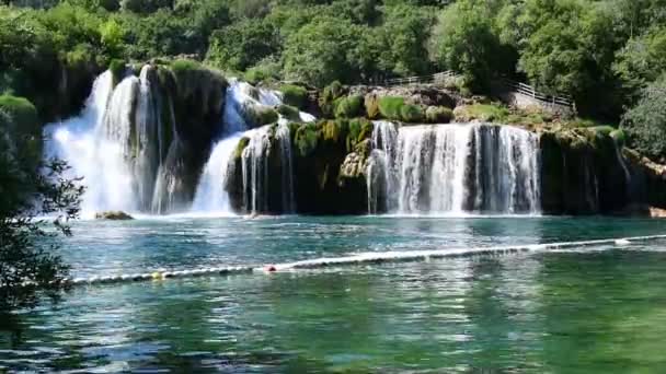 Şelalenin Skradinski Buk Krka Ulusal Görünümünü Ünlü Ulusal Parklarından Biri — Stok video