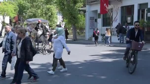 Unidentfied People Walking Exploring Buyukada Prince Island Beautiful Streets Old — Stock Video