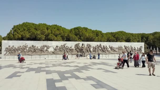 Povos Unidentfied Visitam Memorial Dos Mártires Canakkale Memorial Guerra Sobre — Vídeo de Stock