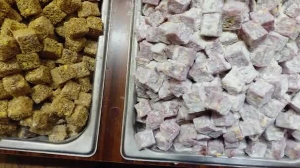 Olika Naturliga Organiska Traditionella Turkish Delight Godis Säljs Stall Istanbul — Stockvideo