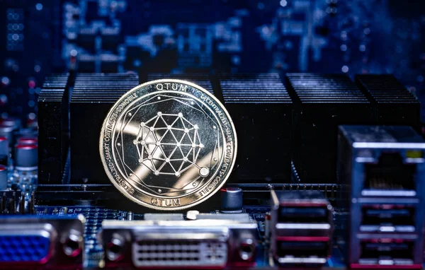 Front view of Qtum cryptocurrency physical coin
