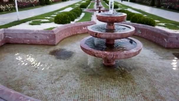 Spokojna Sceneria Fountainin Parku — Wideo stockowe