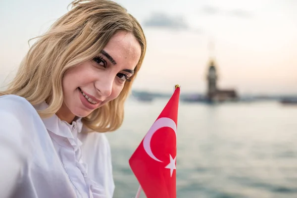 Hermosas olas Bandera turca —  Fotos de Stock