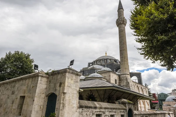 Exteriör utsikt över kilic Ali Pasha moskén i Istanbul — Stockfoto