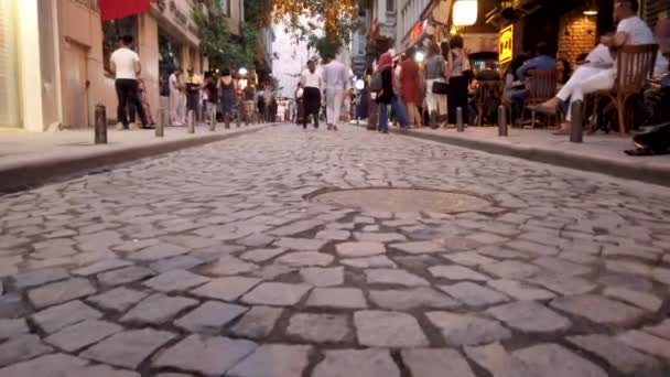 Miejscowi Turyści Chodzą Odkrywają Popularną Wieżę Galata Beyoglu Turcja Lipca — Wideo stockowe